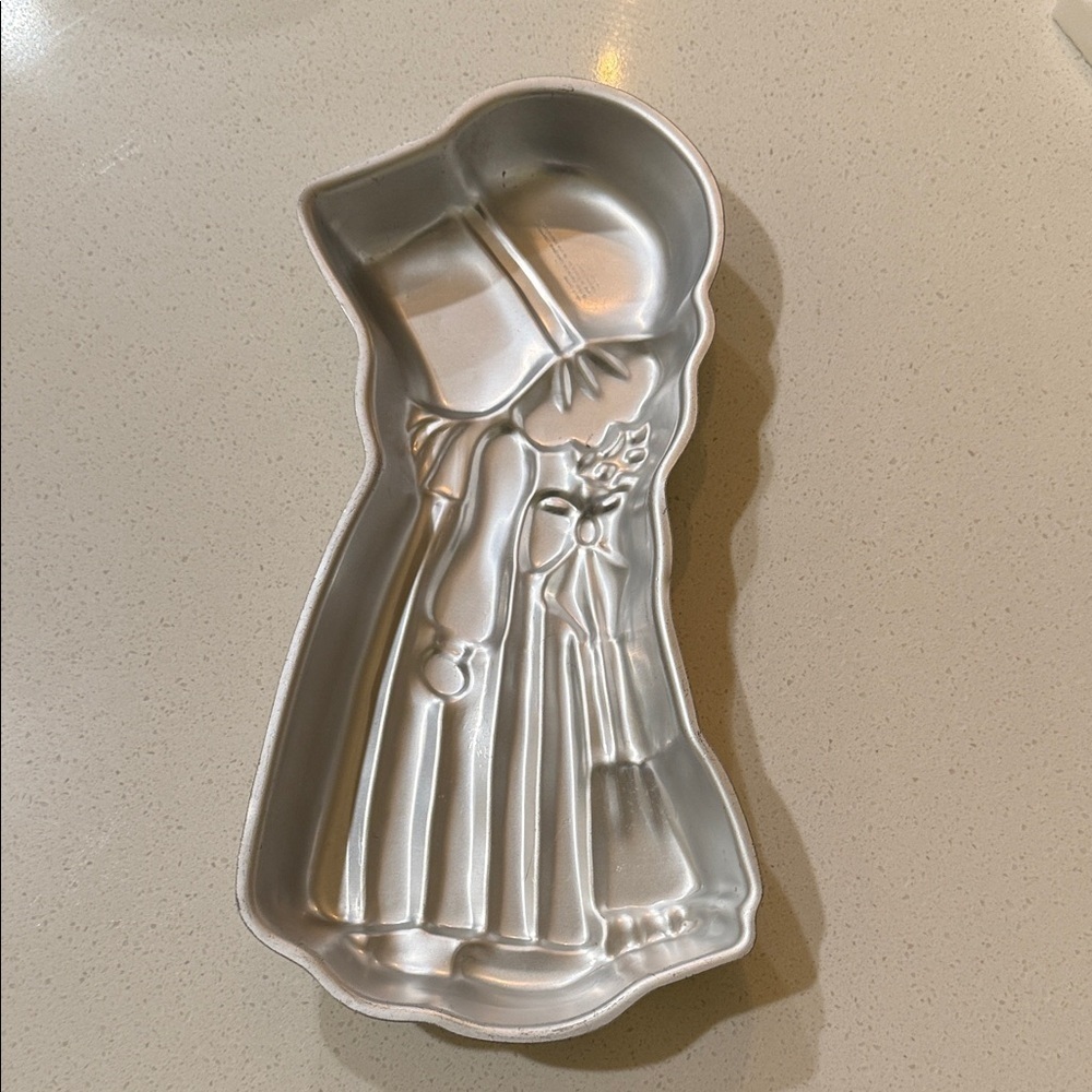 American Greetings Silver Holly Hobbie Cake Pan